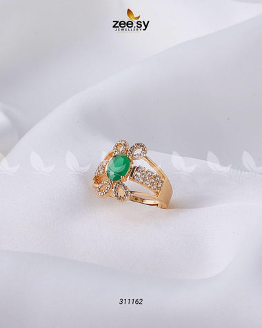 Starlit Ring Green Finger Ring - Zeesy Jewellery Pakistan | Premium Artificial & Imitation Jewellery