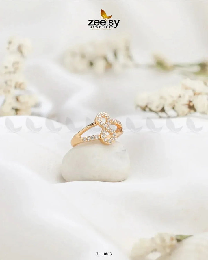Averelle Ring Golden Finger Ring - Zeesy Jewellery Pakistan | Premium Artificial & Imitation Jewellery