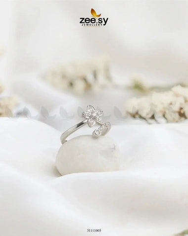 Floiaza Ring Silver Finger Ring - Zeesy Jewellery Pakistan | Premium Artificial & Imitation Jewellery