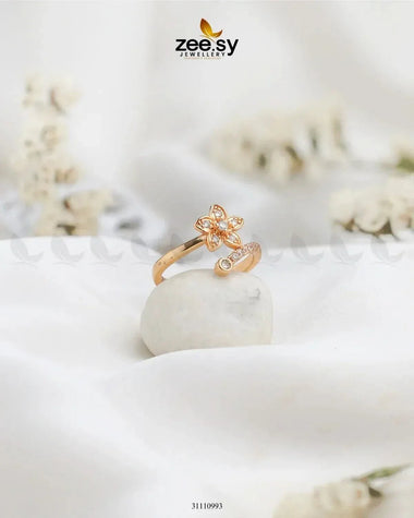 Floiaza Ring Golden Finger Ring - Zeesy Jewellery Pakistan | Premium Artificial & Imitation Jewellery