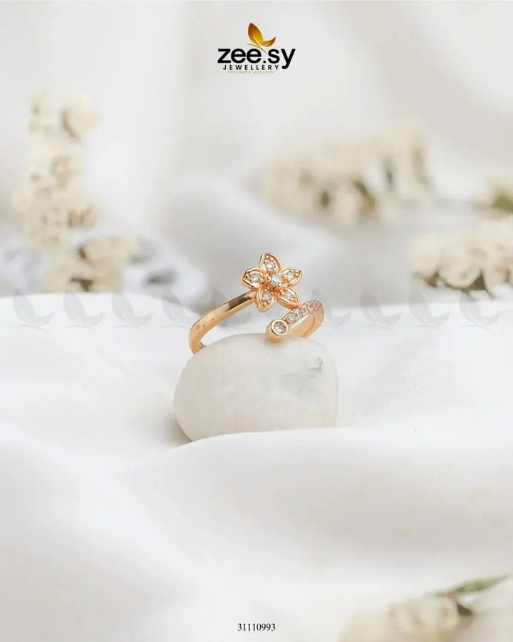 Floiaza Ring Golden Finger Ring - Zeesy Jewellery Pakistan | Premium Artificial & Imitation Jewellery
