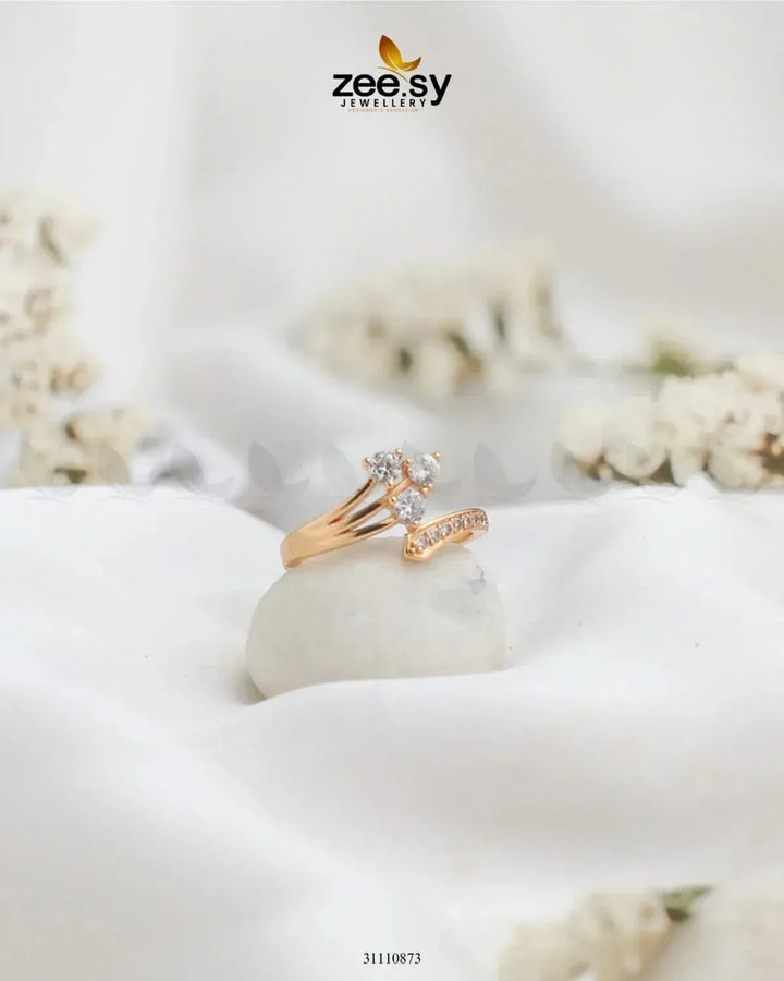 Florenza Ring Golden Finger Ring - Zeesy Jewellery Pakistan | Premium Artificial & Imitation Jewellery