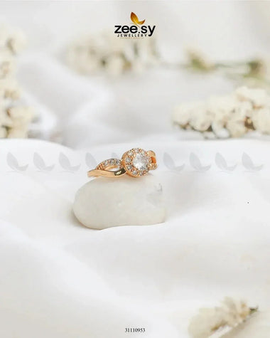 Veyra Ring Golden Finger Ring - Zeesy Jewellery Pakistan | Premium Artificial & Imitation Jewellery
