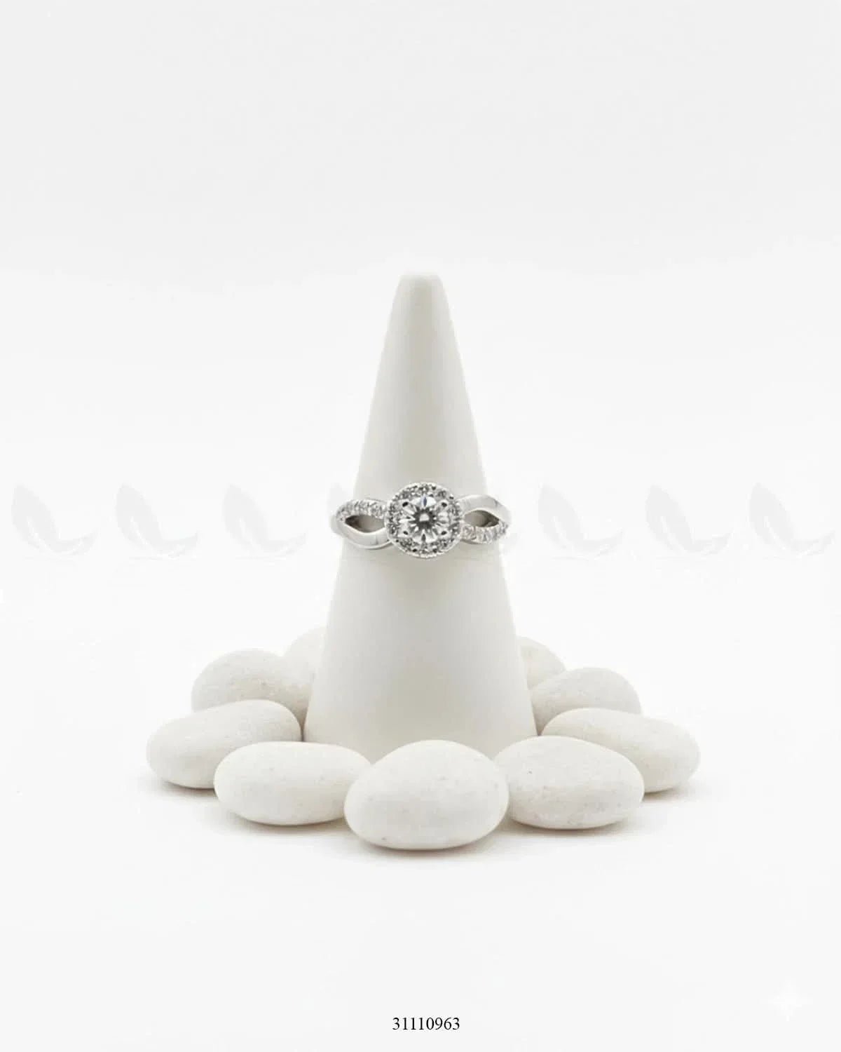 Veyra Ring - Zeesy.pk