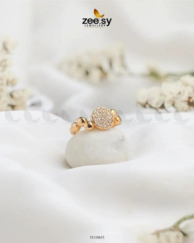 Zyphora Rings Golden Finger Ring - Zeesy Jewellery Pakistan | Premium Artificial & Imitation Jewellery