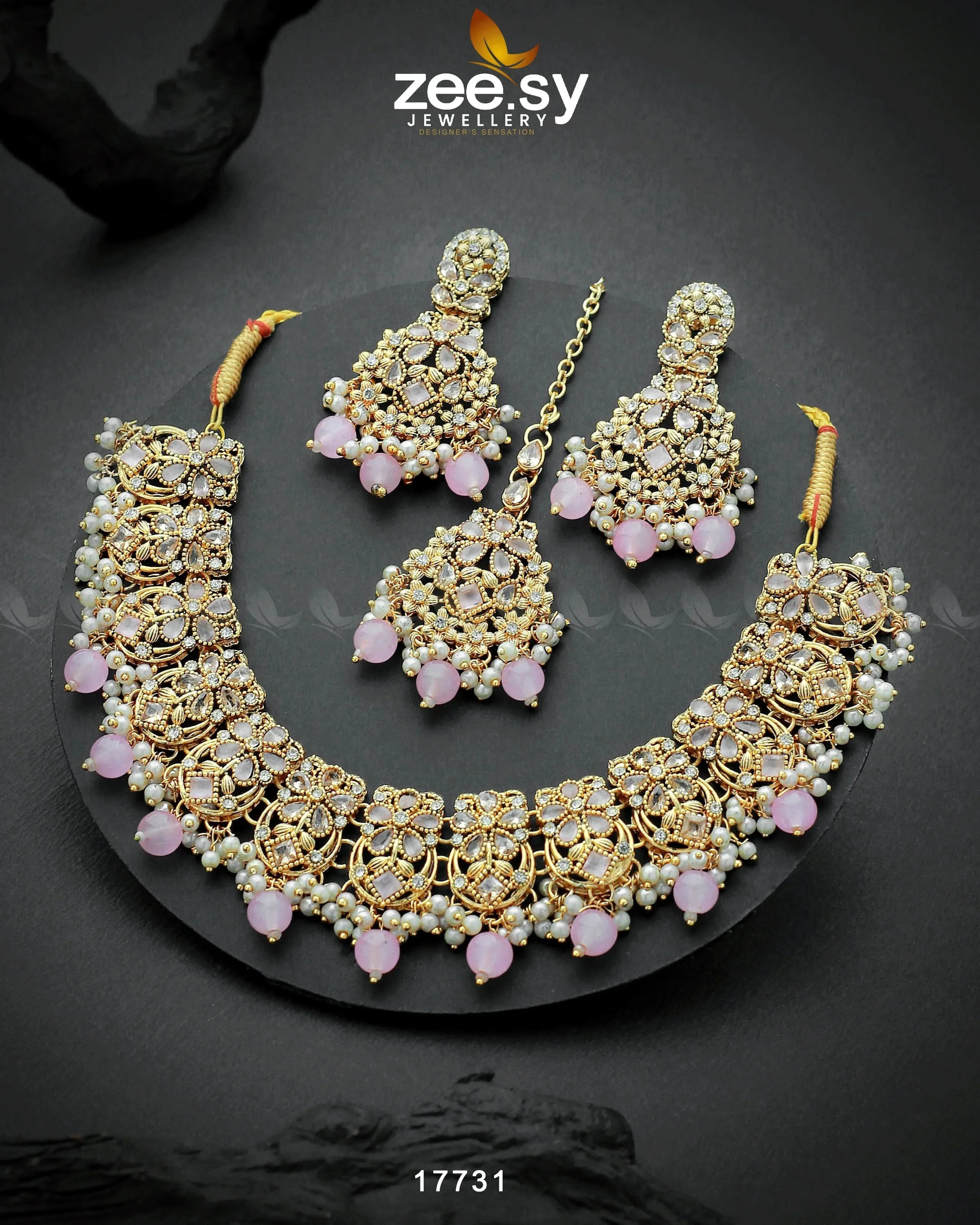 Amaryllis Necklace - Zeesy.pk