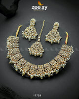 Amaryllis Necklace - Zeesy.pk