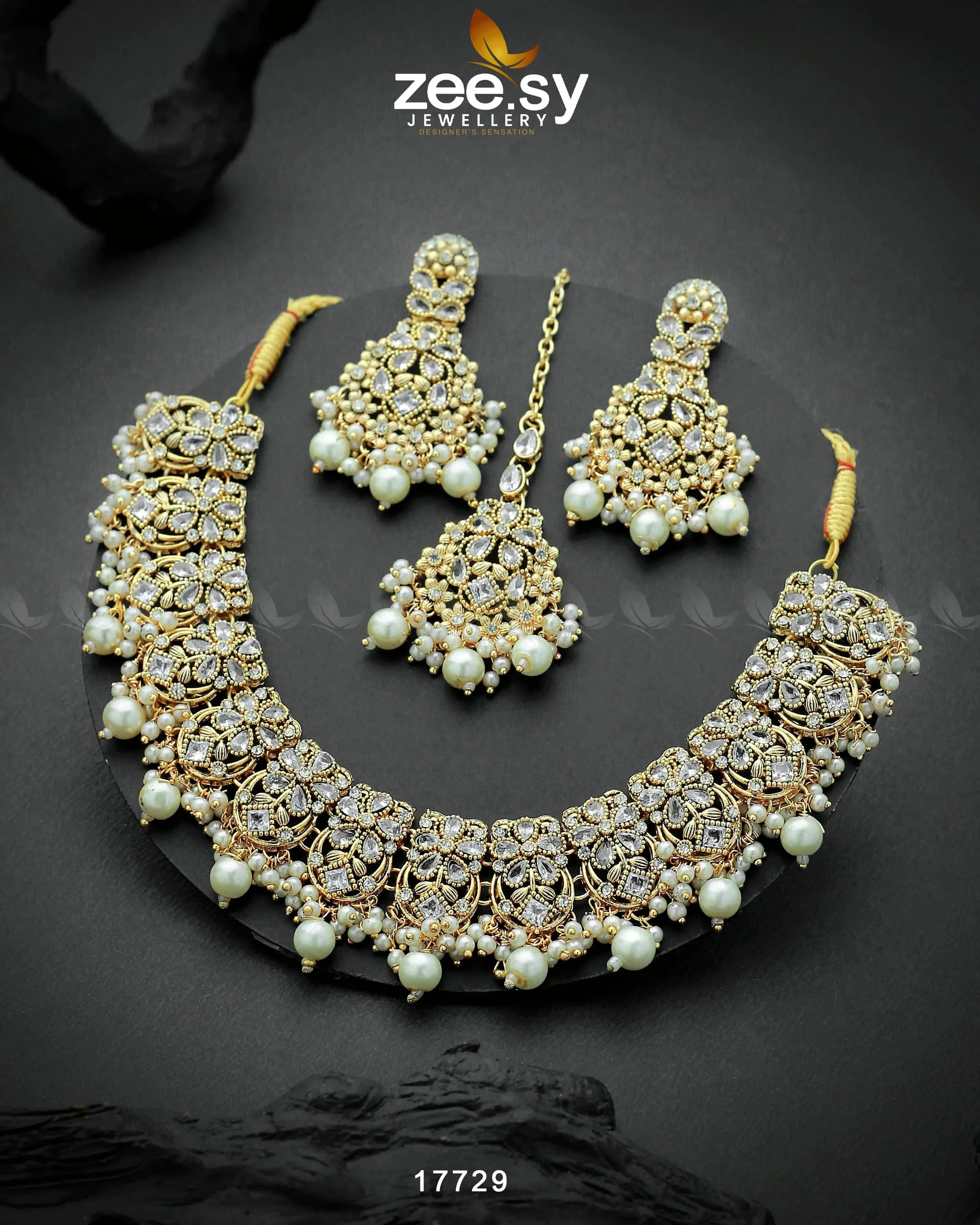 Amaryllis Necklace - Zeesy.pk