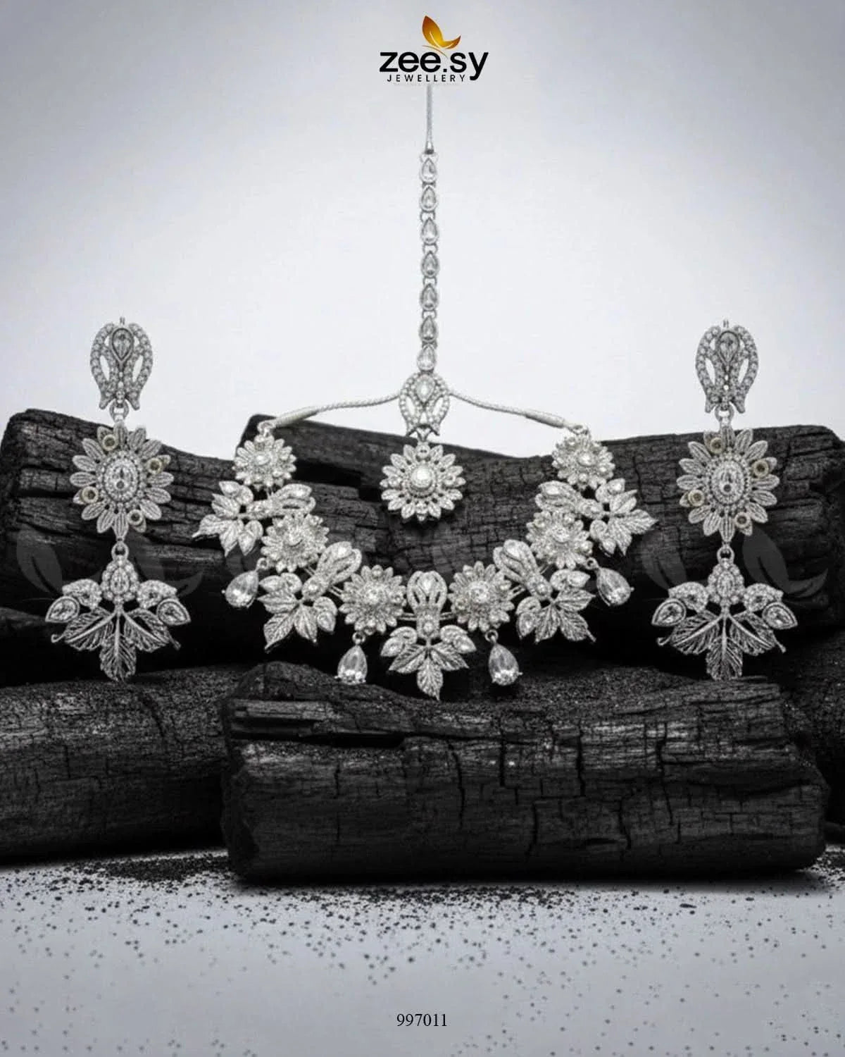 Angelonia Necklace Set - Zeesy.pk