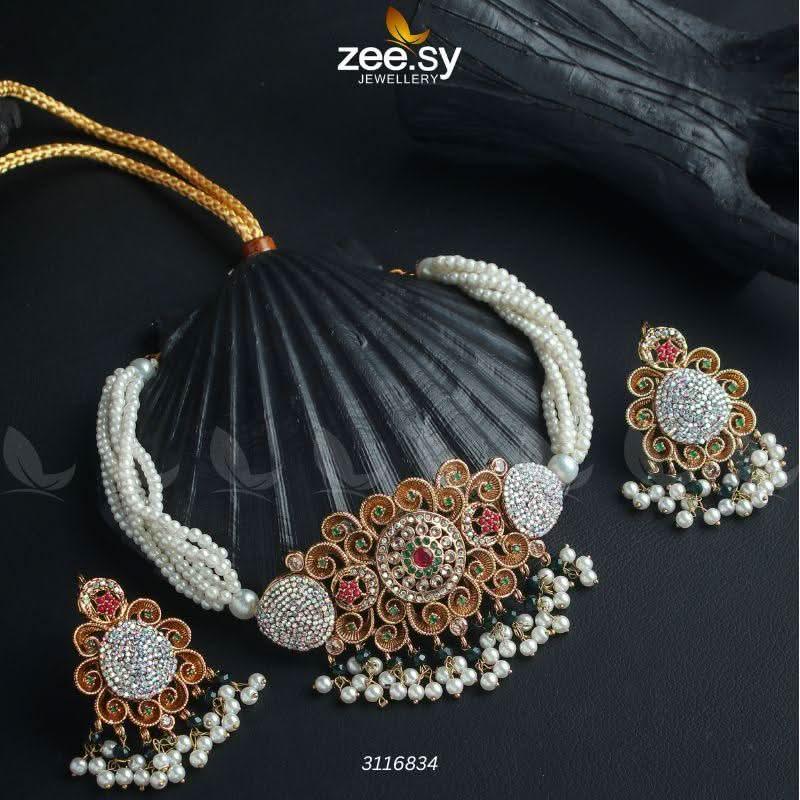 Maya Ali Necklace Sets Golden Green Necklace Sets - Zeesy Jewellery Pakistan | Premium Artificial & Imitation Jewellery