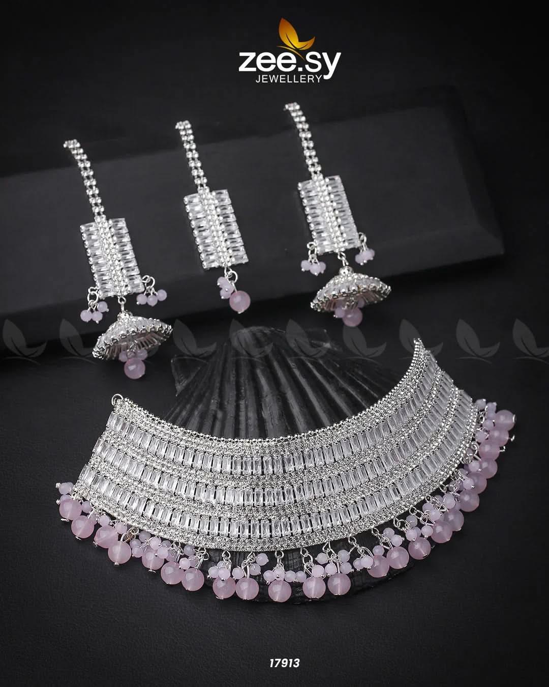 Sumayah's Choker Necklace - Zeesy.pk