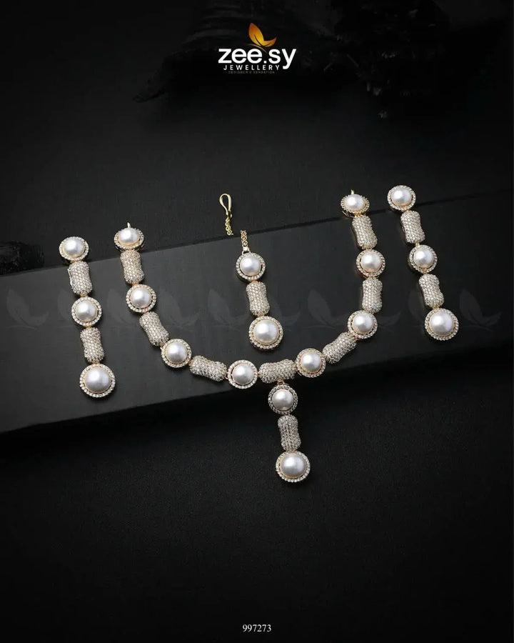 Perlaura Necklace Set Golden Necklace Sets - Zeesy Jewellery Pakistan | Premium Artificial & Imitation Jewellery