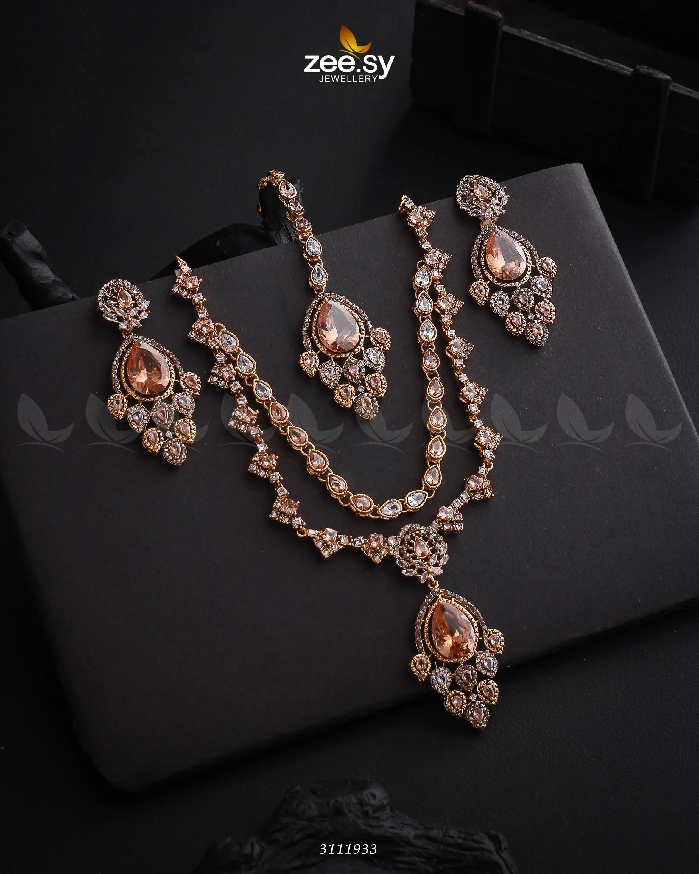 Sushmita Necklace Set - Zeesy.pk
