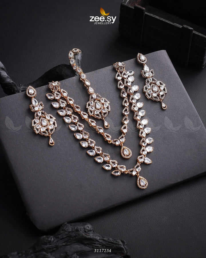 Urwa Hocane Necklace Set Golden White Necklace Sets - Zeesy Jewellery Pakistan | Premium Artificial & Imitation Jewellery