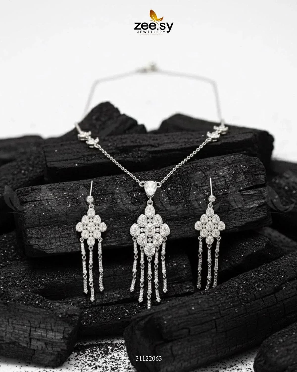 Tonel Oval Gem Wreath Necklace Set Silver Necklace Sets - Zeesy Jewellery Pakistan | Premium Artificial & Imitation Jewellery