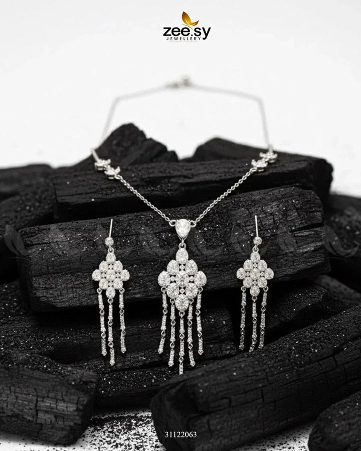 Tonel Oval Gem Wreath Necklace Set Silver Necklace Sets - Zeesy Jewellery Pakistan | Premium Artificial & Imitation Jewellery