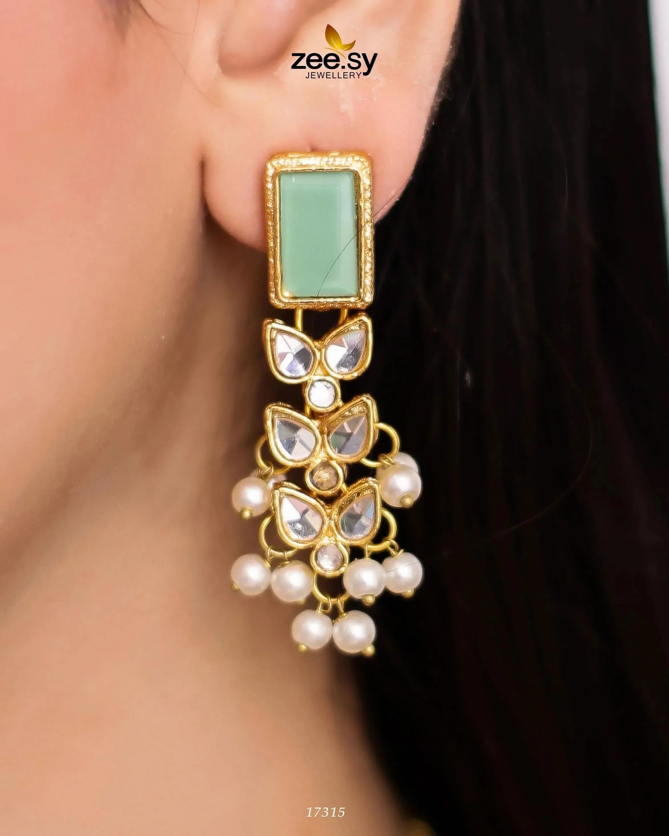 Stunning Necklace - Zeesy.pk