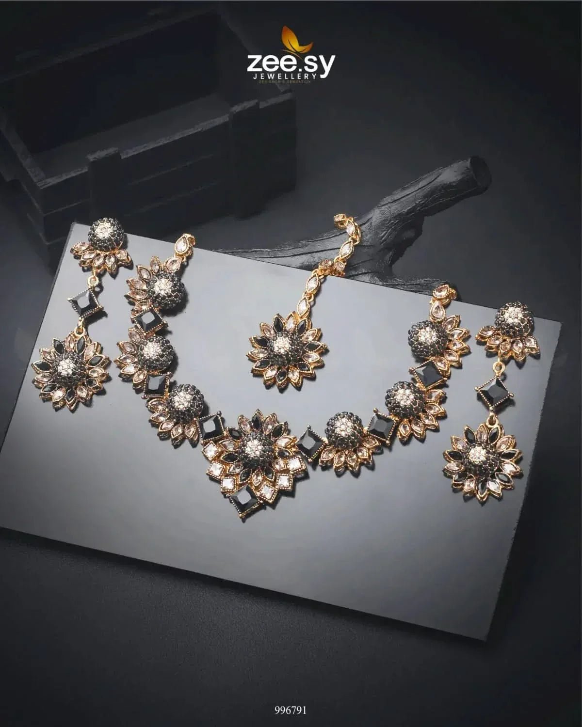 Astilbe Necklace Set Golden Black Necklace Sets - Zeesy Jewellery Pakistan | Premium Artificial & Imitation Jewellery