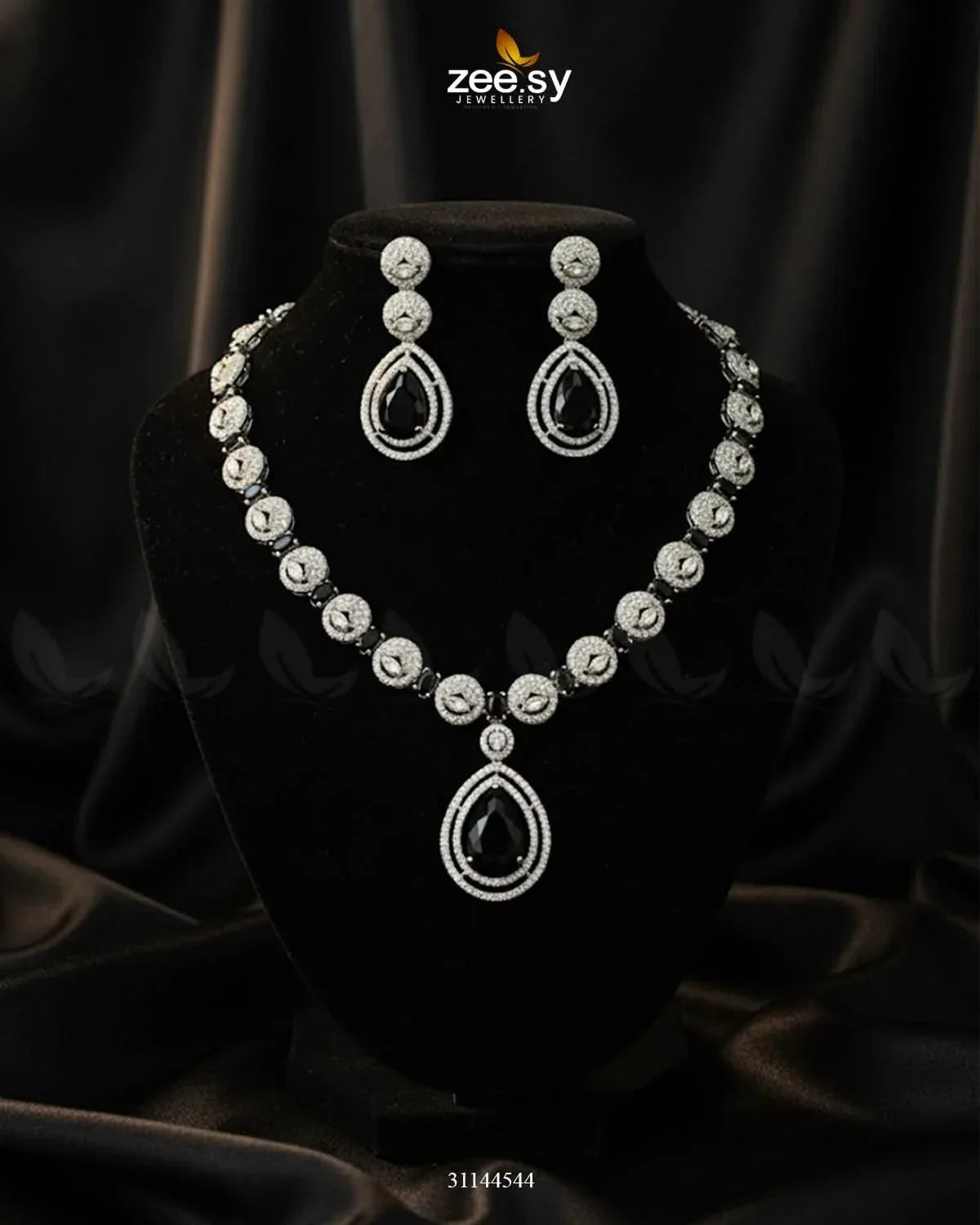 Elegant Heart Cluster Necklace Set Silver Black Necklace Sets - Zeesy Jewellery Pakistan | Premium Artificial & Imitation Jewellery