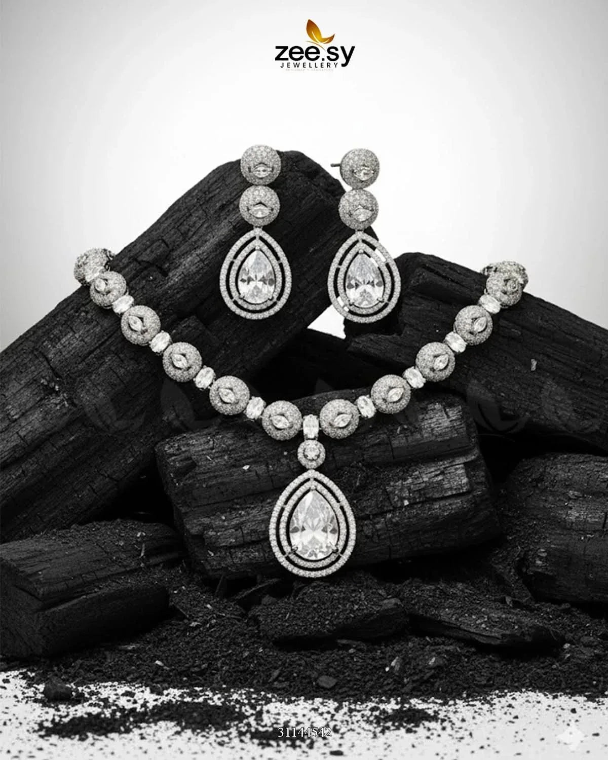 Elegant Heart Cluster Necklace Set Necklace Sets - Zeesy Jewellery Pakistan | Premium Artificial & Imitation Jewellery