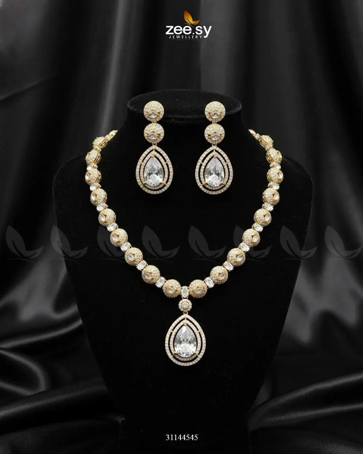 Elegant Heart Cluster Necklace Set Golden White Necklace Sets - Zeesy Jewellery Pakistan | Premium Artificial & Imitation Jewellery