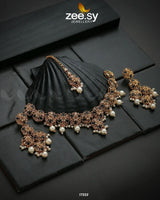 Magnolia Glimmer Necklace - Zeesy.pk
