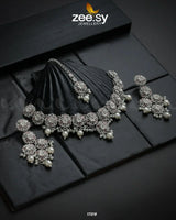 Magnolia Glimmer Necklace - Zeesy.pk