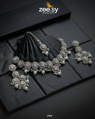 Magnolia Glimmer Necklace Silver Pink Necklace Sets - Zeesy Jewellery Pakistan | Premium Artificial & Imitation Jewellery