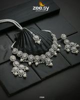 Magnolia Glimmer Necklace - Zeesy.pk