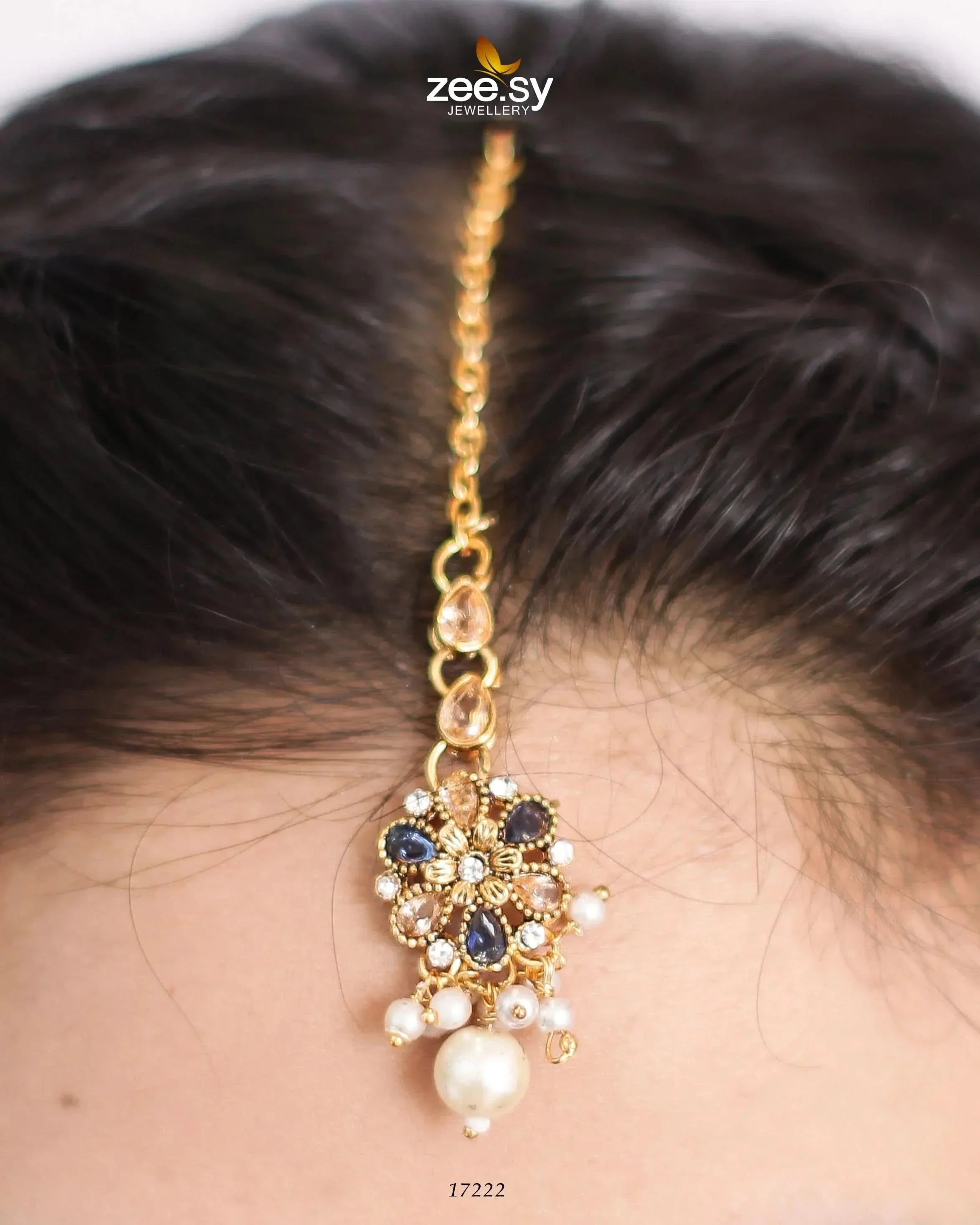 Magnolia Glimmer Necklace - Zeesy.pk