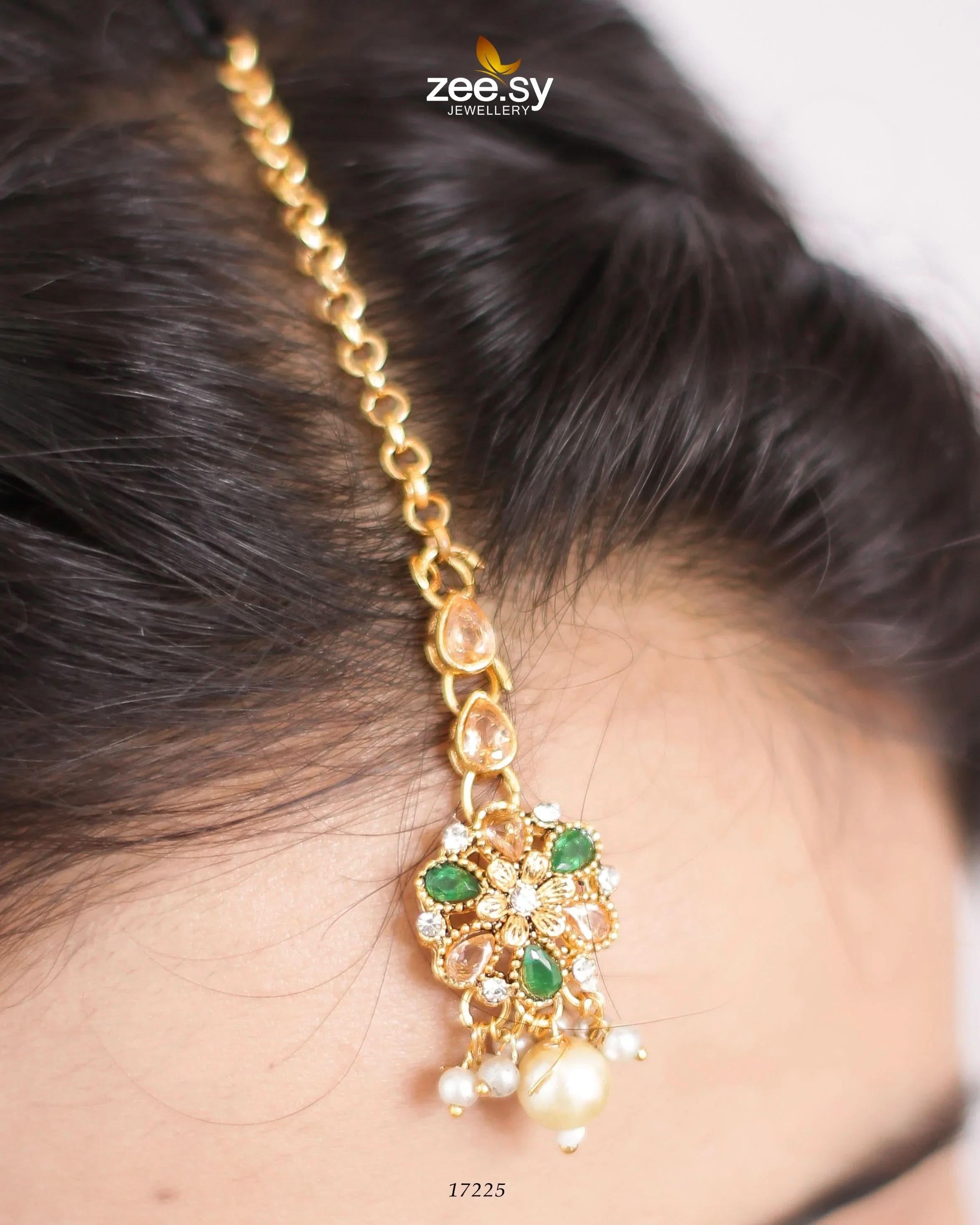 Magnolia Glimmer Necklace - Zeesy.pk