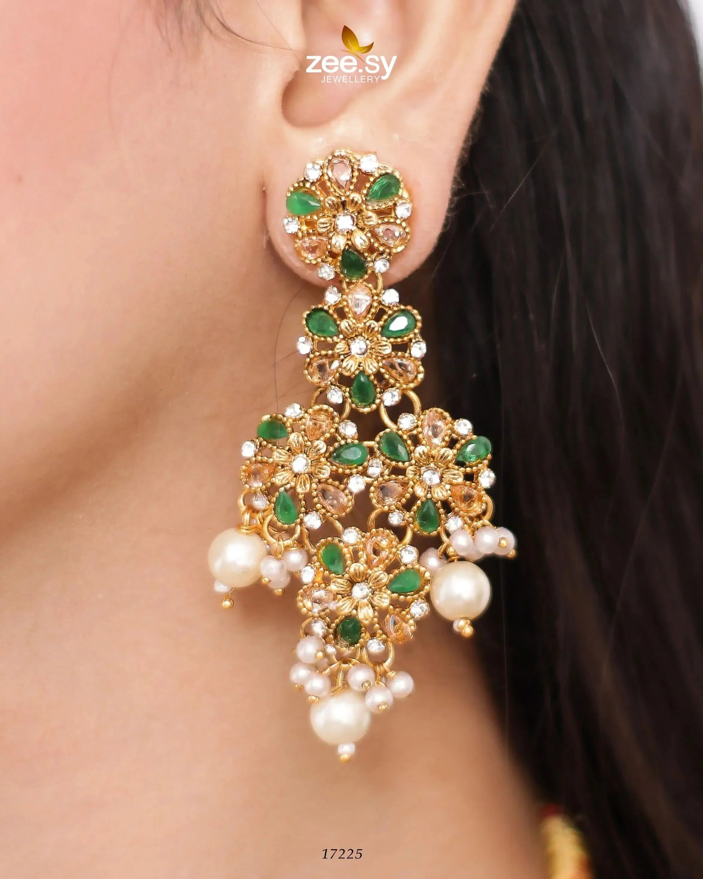 Magnolia Glimmer Necklace - Zeesy.pk