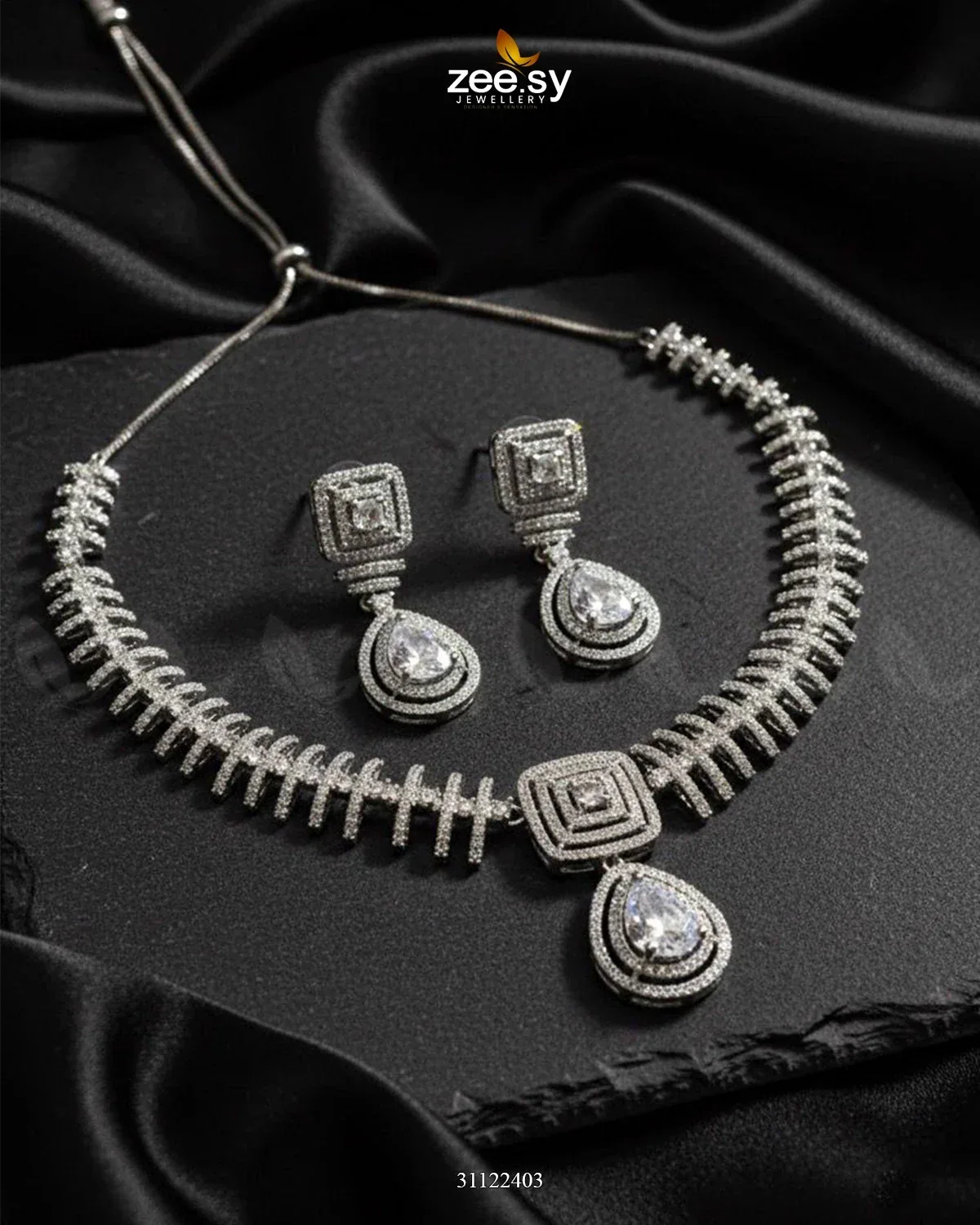 Kavita Art Oval Crystal Necklace Set Necklace Sets - Zeesy Jewellery Pakistan | Premium Artificial & Imitation Jewellery