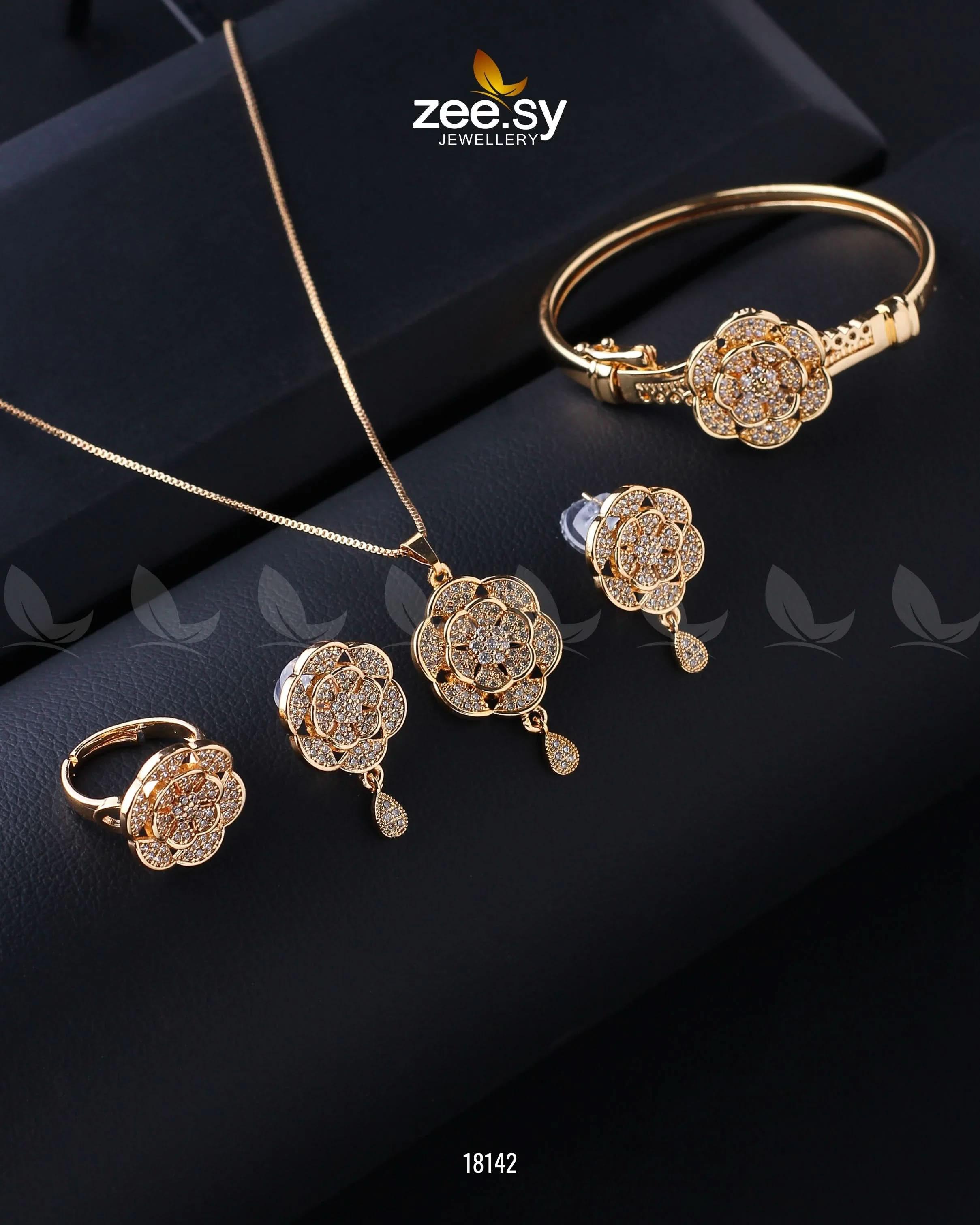 Petal Pendant Set - Zeesy.pk
