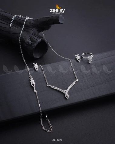 Siskin Pendant Silver Pendant - Zeesy Jewellery Pakistan | Premium Artificial & Imitation Jewellery
