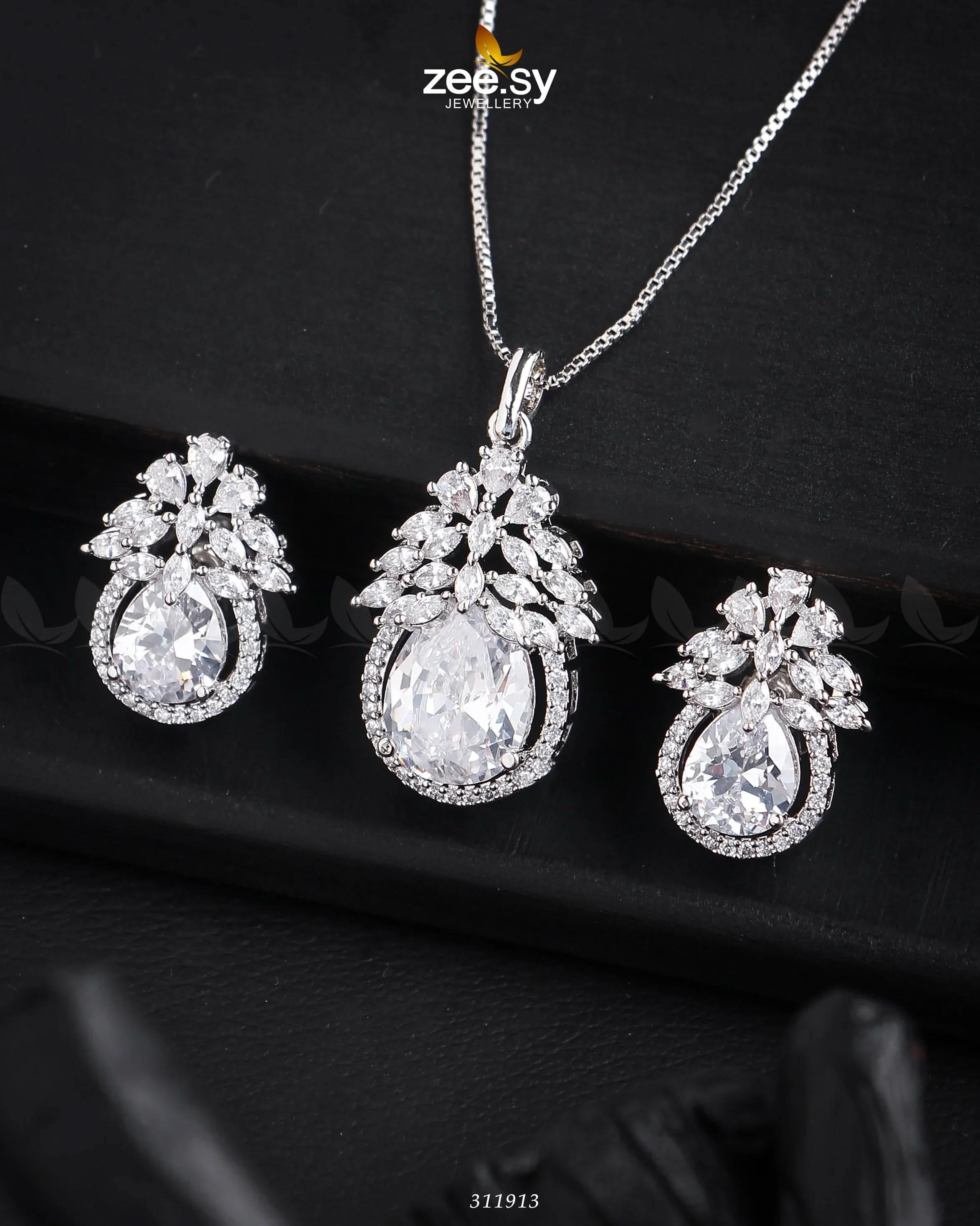 Zara's Pendant Set - Zeesy.pk